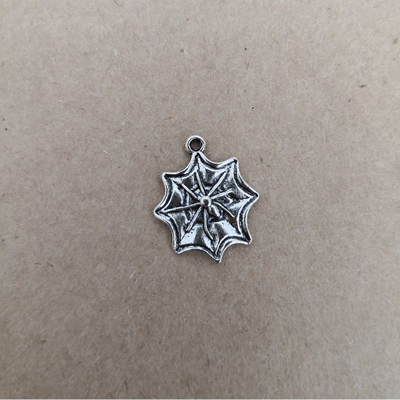 Breloque toile d'araignée Pendentifs Charms et Breloques 1,10 €